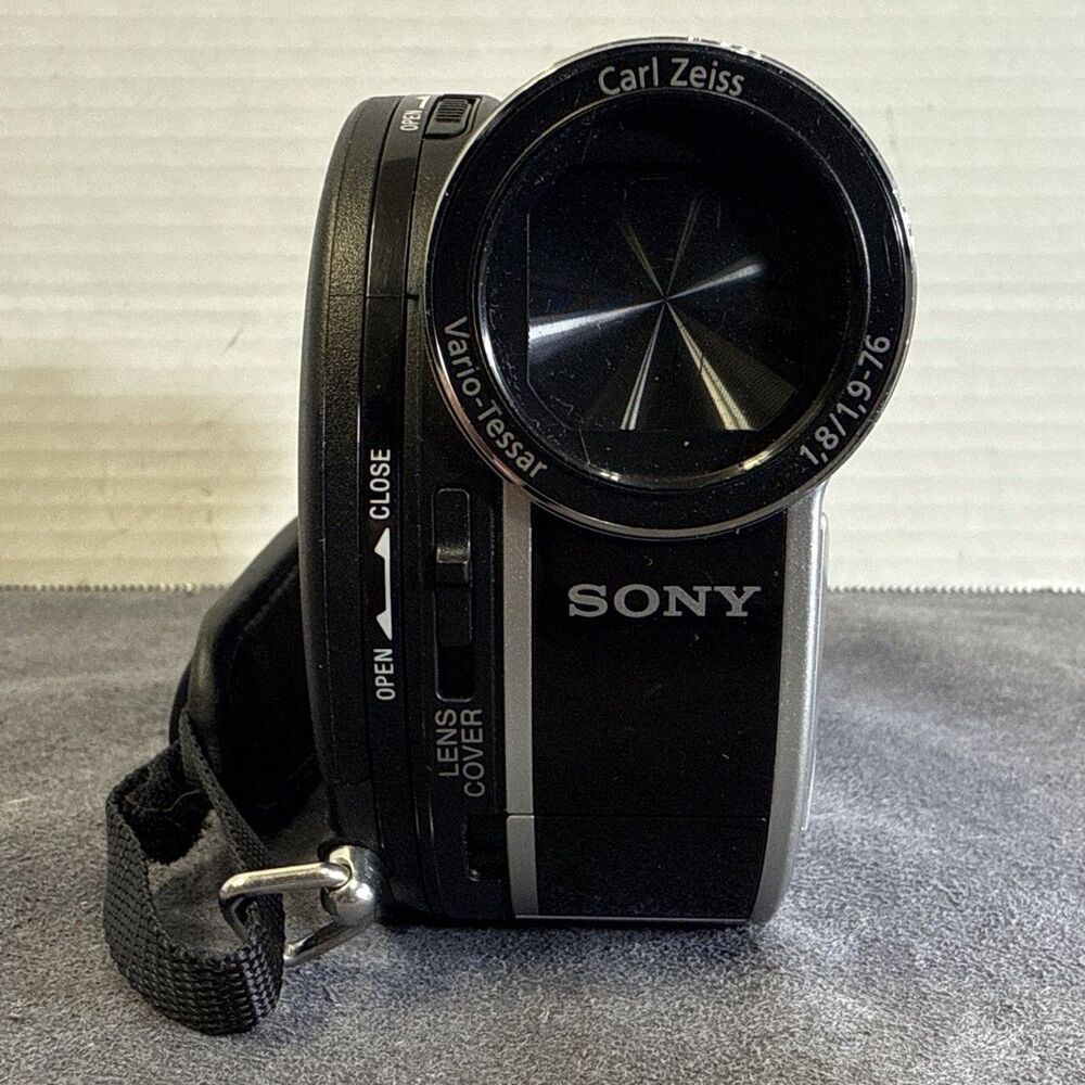 Sony HandyCam DCR-DVD610 Mini DVD Hybrid Camcorder-untested, No Charger, Battery - Picture 8 of 15